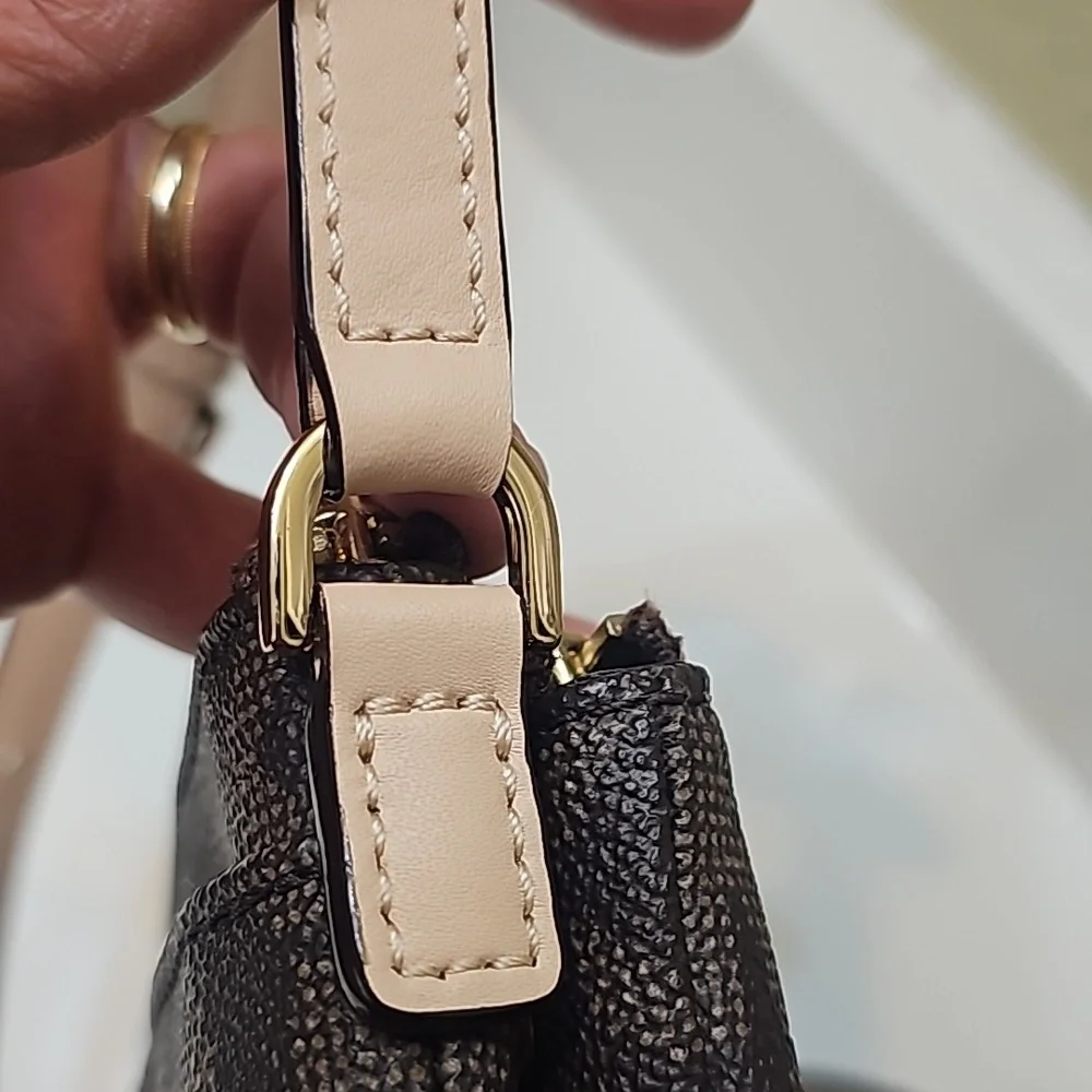 Small mk crossbody Bag - Picture 10 of 11